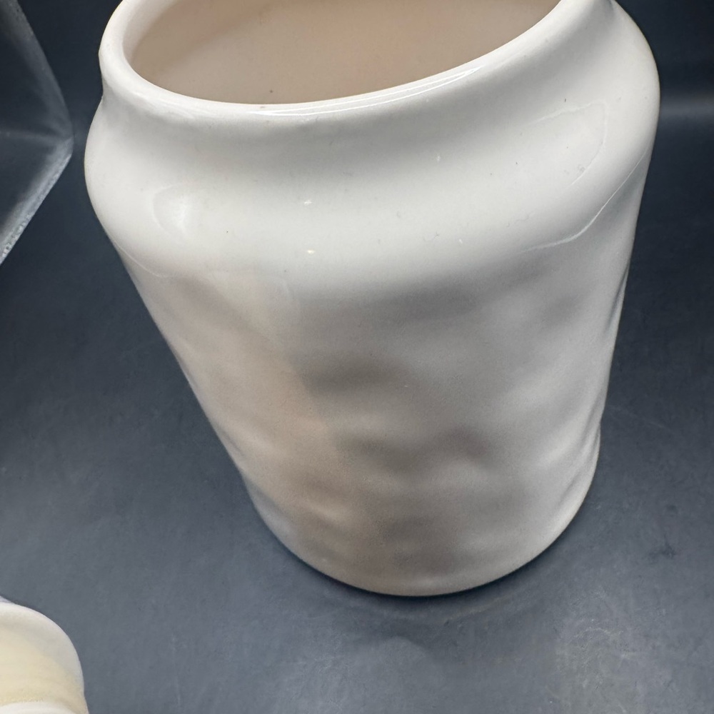 Rae Dunn Artisan Collection Ceramic Dog Treats Canister w/Crown Lid 9-1/2" - Picture 13 of 15